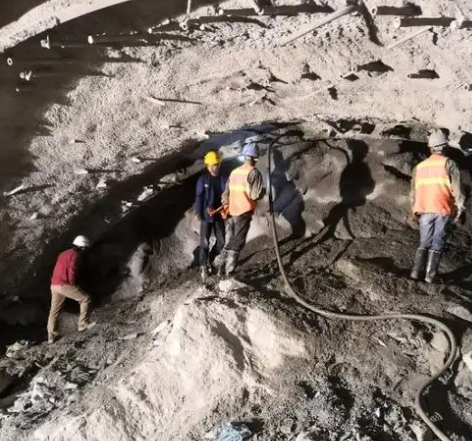 株洲拱顶带模注浆料的施工流程及注意事项